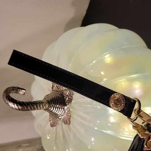 Betsey Johnson Heart Shape Wristlet - Picture 6 of 8